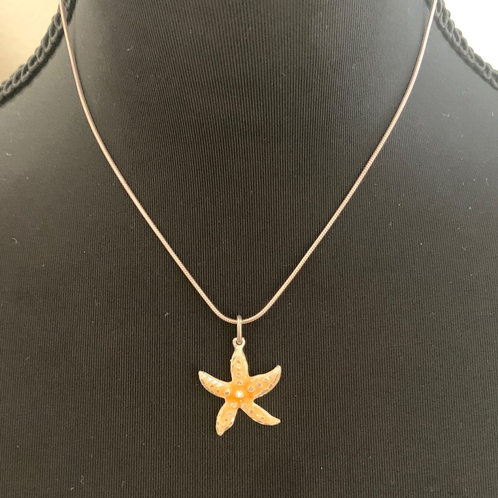 NWOT Yellow Elegant Starfish Pendant Necklace.